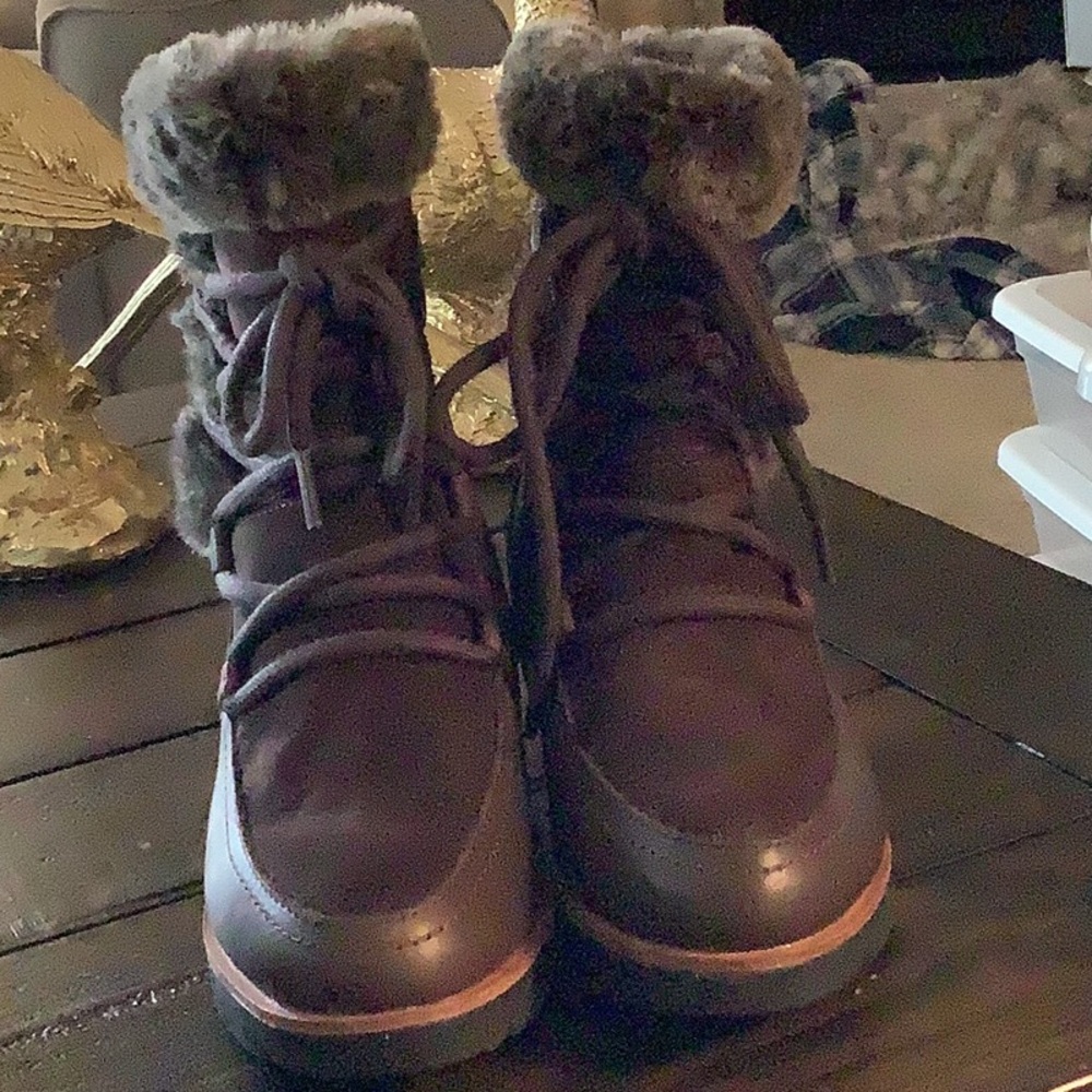 Brown Fur-Lined Winter Boots